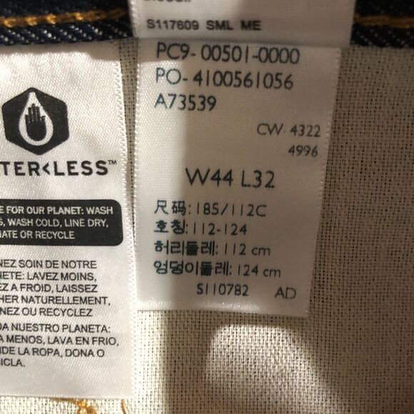 NEW Levi's 501 Original Shrink to Fit Jeans Blue Button Fly Straight Mens 44x32 - Picture 10 of 10